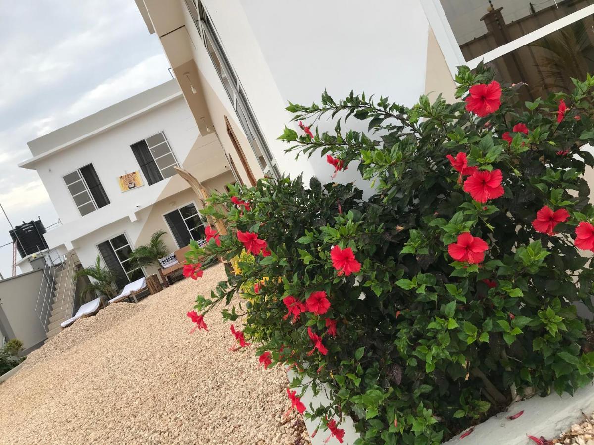 נונגווי Vick Boutique Hotel With New Power Backup מראה חיצוני תמונה